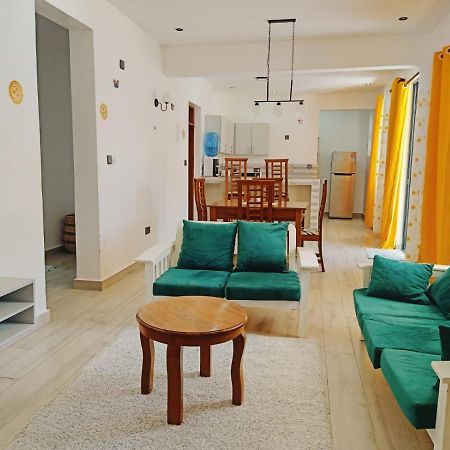 V-Szameitat Homes, Kongo River Praia de Diani Exterior foto