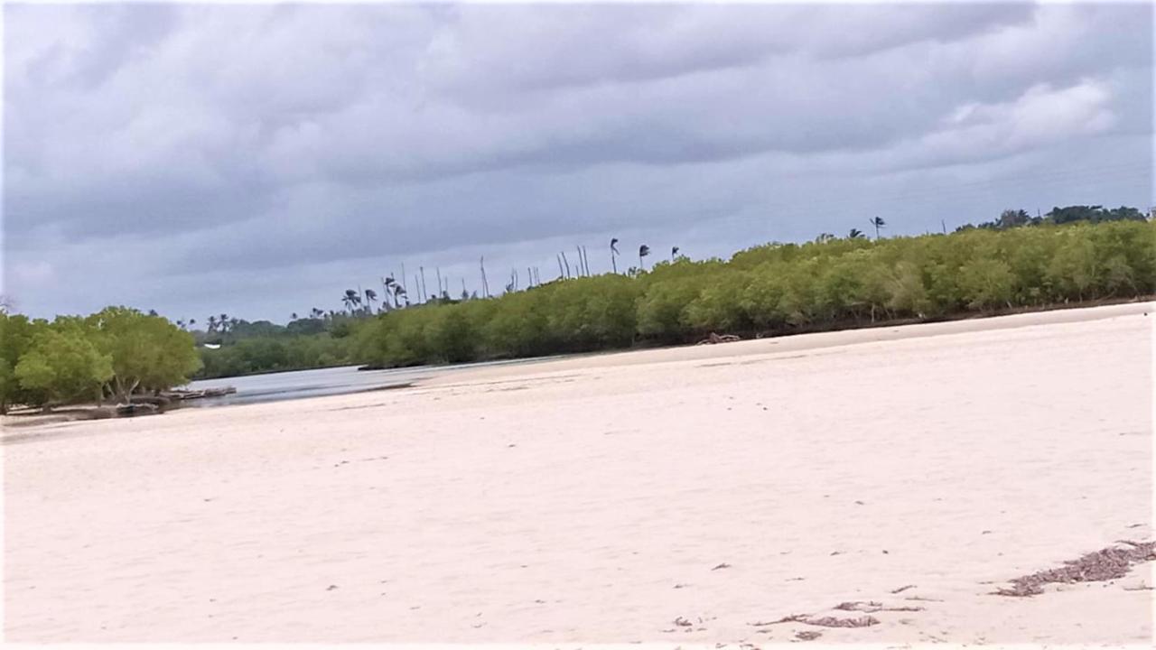 V-Szameitat Homes, Kongo River Praia de Diani Exterior foto