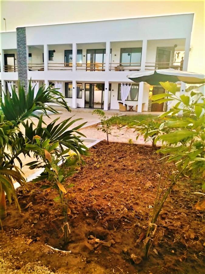 V-Szameitat Homes, Kongo River Praia de Diani Exterior foto